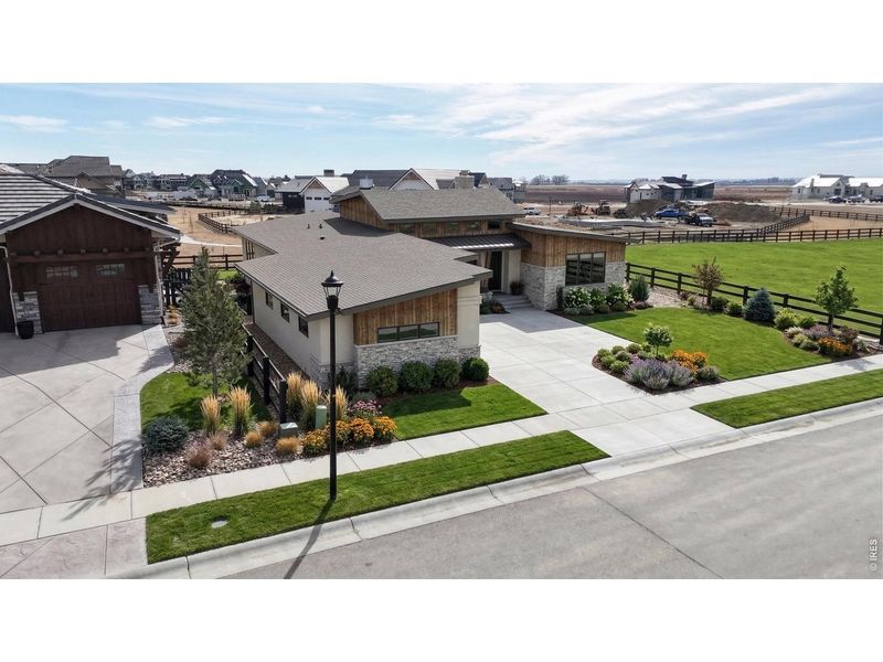 Image 8 of a home in .