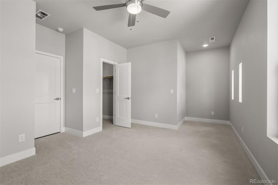 Spacious, unfurnished interior of a new home in Trailside at Cottonwood Creek, Colorado Springs (Image 19).