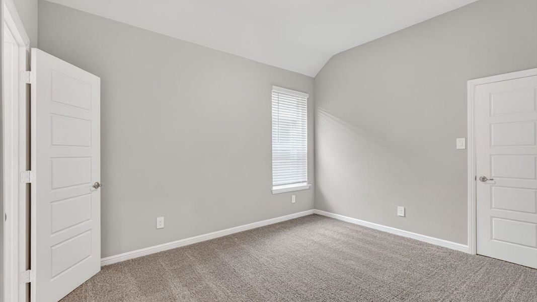 Spacious, unfurnished interior of a new home in Eden Ranch, Arlington (Image 23).