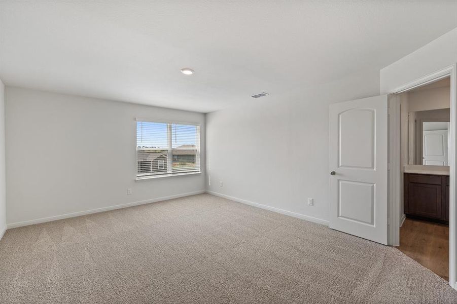 Spacious, unfurnished interior of a new home in Big Sky Estates, Ponder (Image 8).