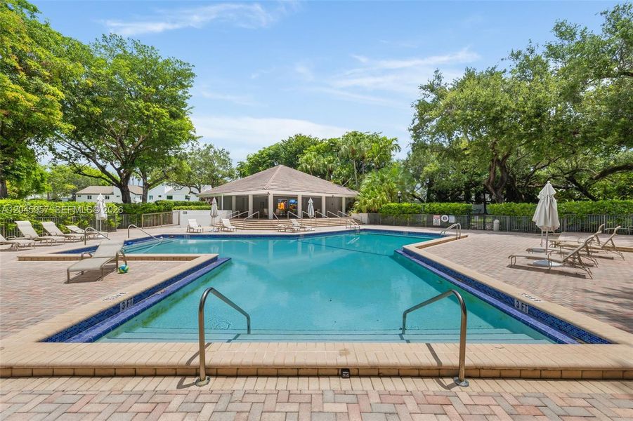 Community amenities in , Miami (Image 35).