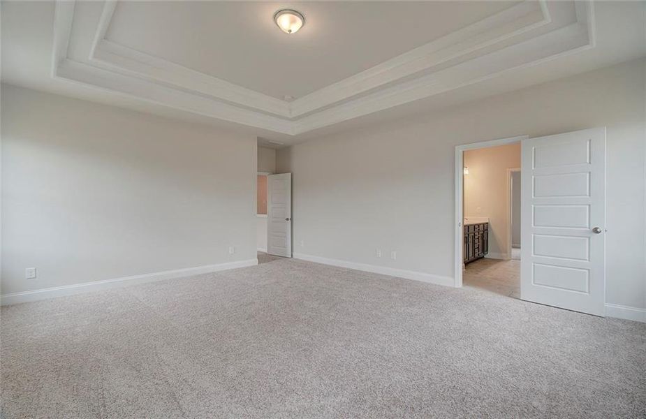Spacious, unfurnished interior of a new home in Ponderosa Farms Manor, Gainesville (Image 23).