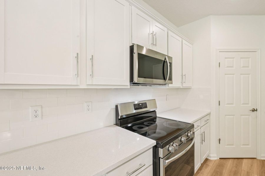 Furnished interior view inside a new home in Panther Creek, Jacksonville (Image 7). Furnished interior view inside a new home in Panther Creek, Jacksonville (Image 7).