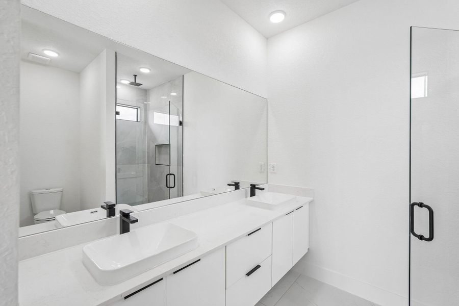 29-web-or-mls-W Broad Cir-S2404-029