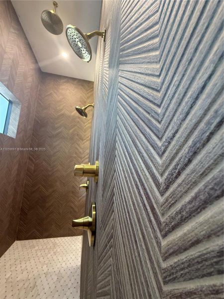 Image 89 of a home in .