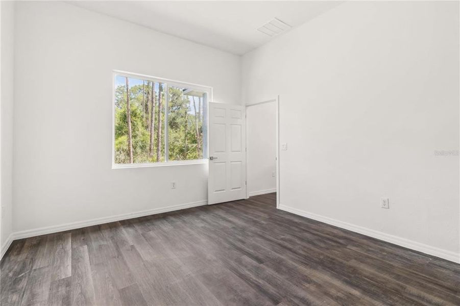 Spacious, unfurnished interior of a new home in , North Port (Image 18).