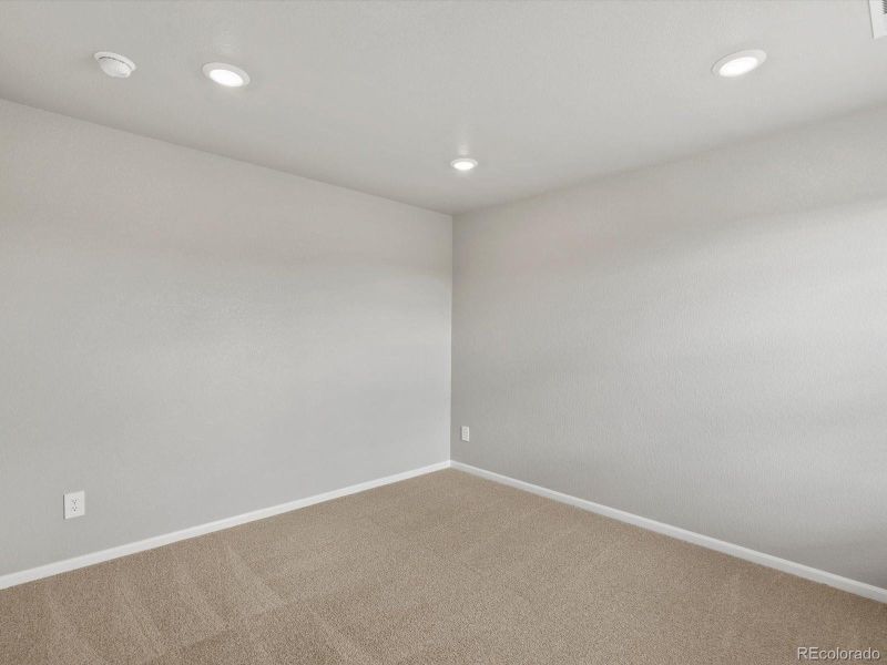 Spacious, unfurnished interior of a new home in Ridgeline Vista: The Flora Collection, Brighton (Image 26). Spacious, unfurnished interior of a new home in Ridgeline Vista: The Flora Collection, Brighton (Image 26).