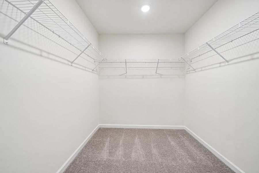 Spacious, unfurnished interior of a new home in Woodlake Landing, Hartwell (Image 17).
