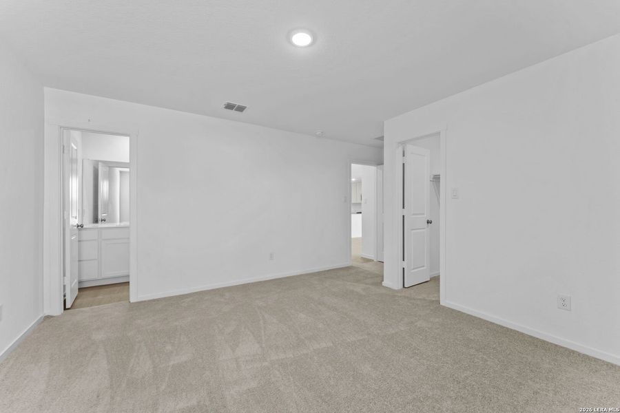Spacious, unfurnished interior of a new home in Friendship Oaks, Fredericksburg (Image 14). Spacious, unfurnished interior of a new home in Friendship Oaks, Fredericksburg (Image 14).