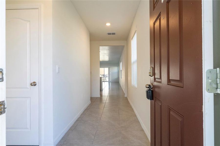 Spacious, unfurnished interior of a new home in Astonia, Davenport (Image 25).