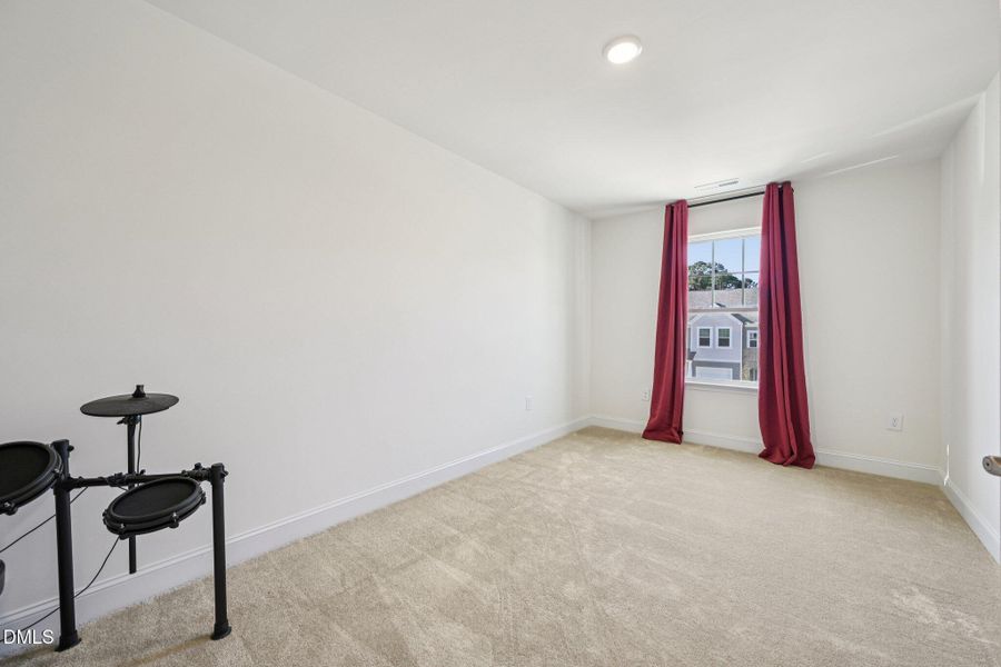 18-web-or-mls-Honeydew Way-S0710-018