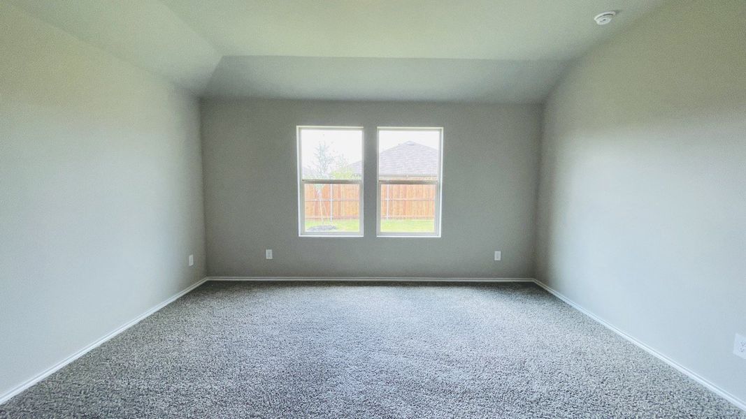 Spacious, unfurnished interior of a new home in Sunnycreek, Fort Worth (Image 15).