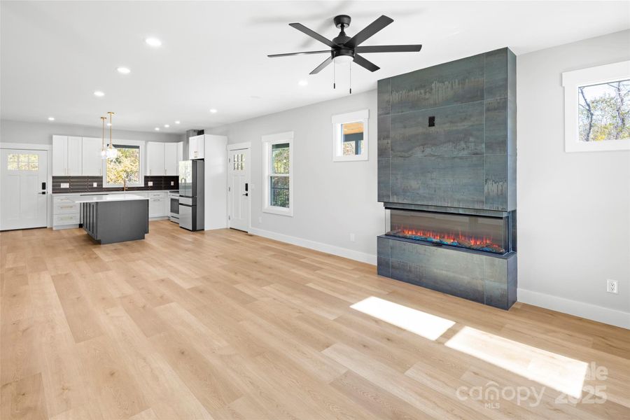 Spacious, unfurnished interior of a new home in , Asheville (Image 23).