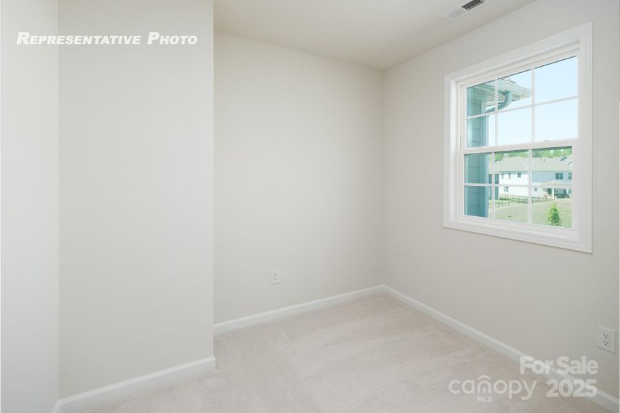Spacious, unfurnished interior of a new home in Sylvan Creek, Denver (Image 31).