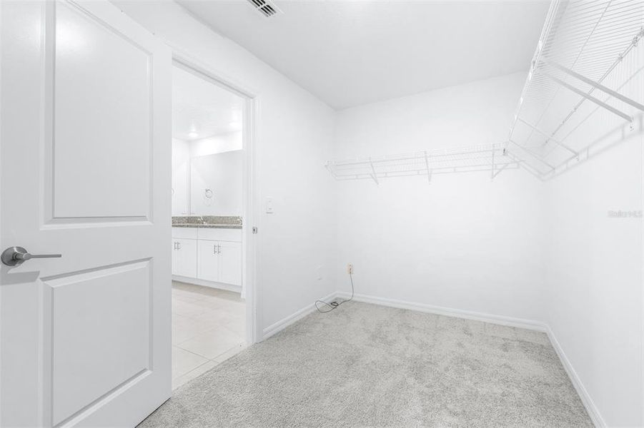 Spacious, unfurnished interior of a new home in Wind Meadows South, Bartow (Image 17). Spacious, unfurnished interior of a new home in Wind Meadows South, Bartow (Image 17).