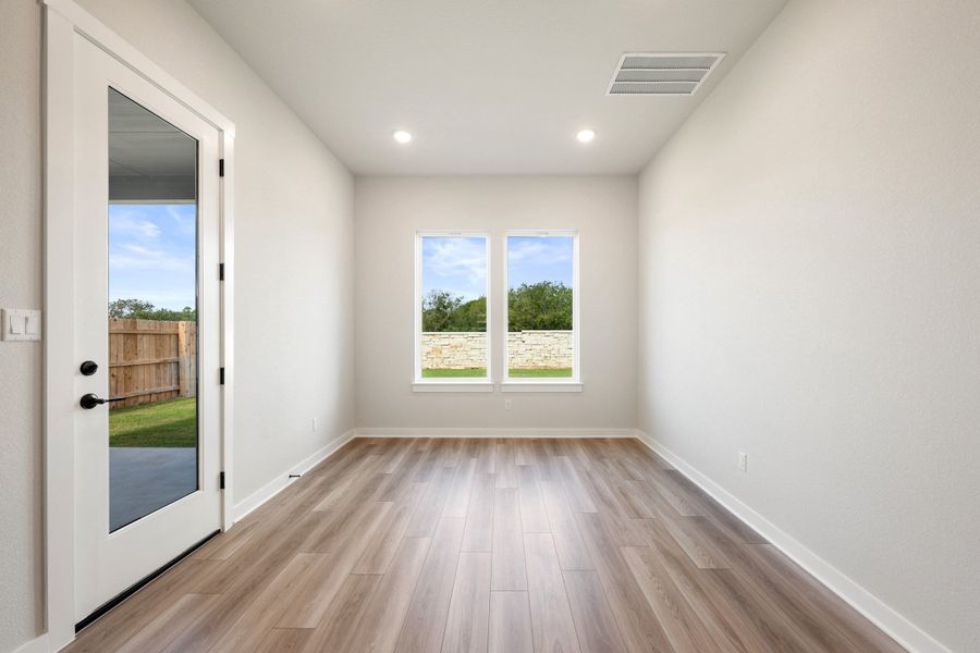 Spacious, unfurnished interior of a new home in Lagos Reserve, Manor (Image 35). Spacious, unfurnished interior of a new home in Lagos Reserve, Manor (Image 35).