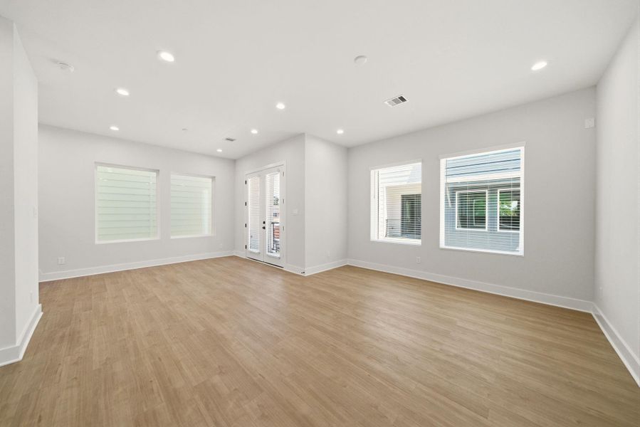 Spacious, unfurnished interior of a new home in Cedar Post, Houston (Image 27). Spacious, unfurnished interior of a new home in Cedar Post, Houston (Image 27).