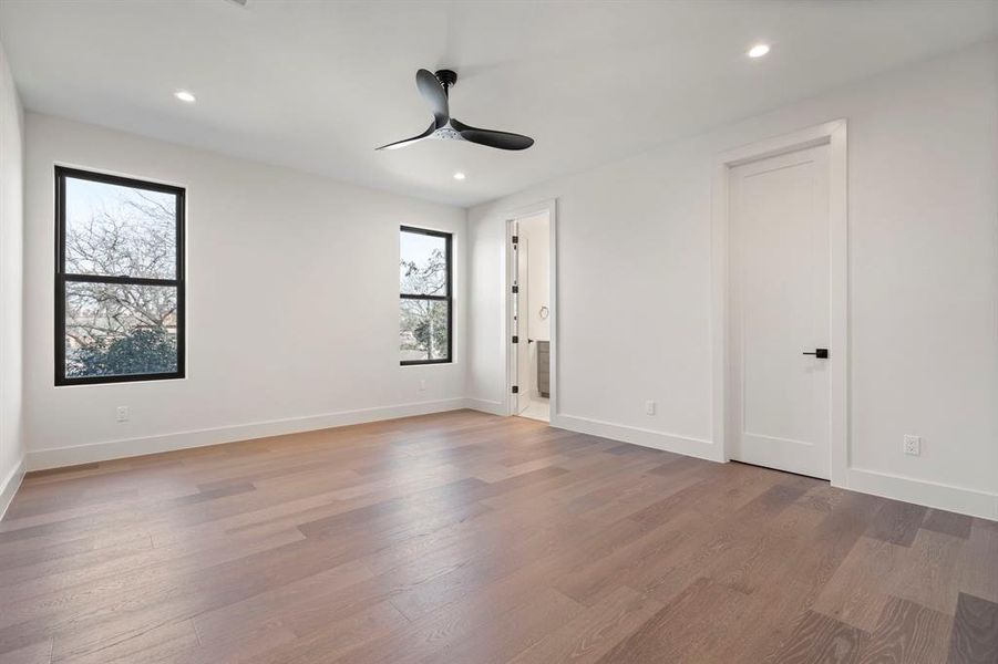 Spacious, unfurnished interior of a new home in , Dallas (Image 20).