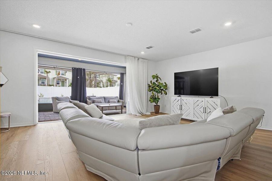 Furnished interior view inside a new home in , Middleburg (Image 10).