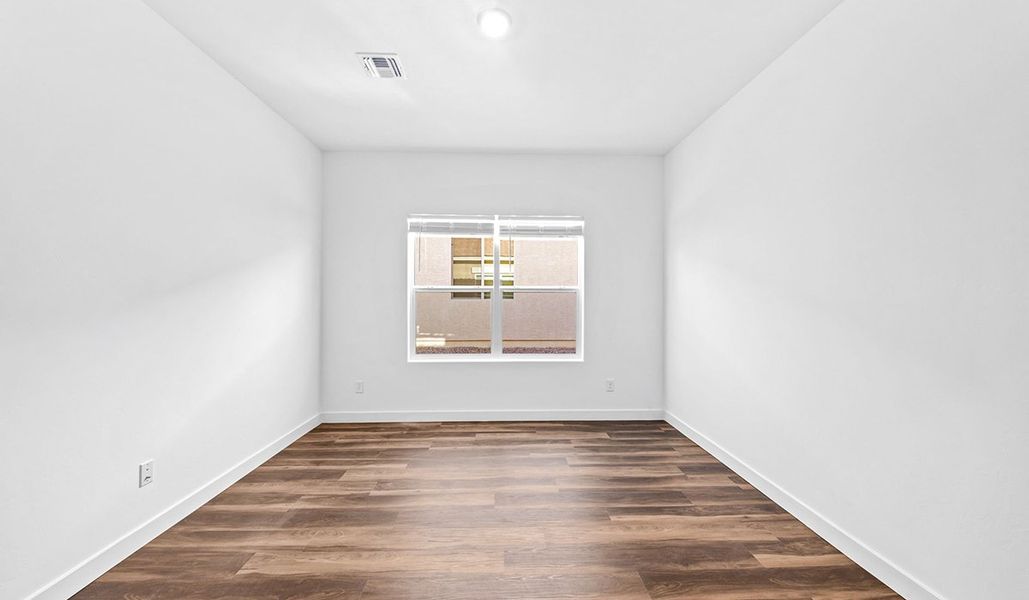 Spacious, unfurnished interior of a new home in Solterra, Green Valley (Image 31).