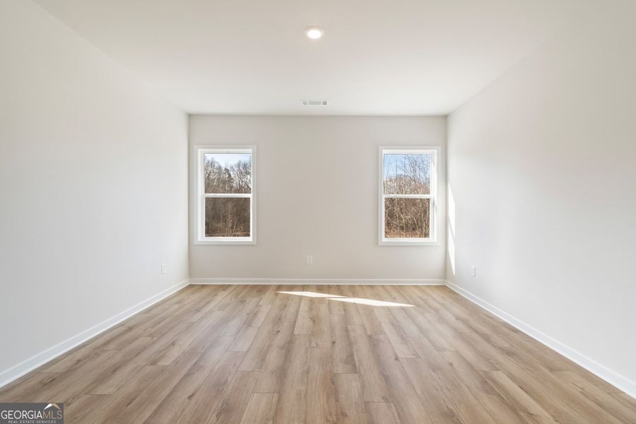 Spacious, unfurnished interior of a new home in Rosewood Lake Estates, Hoschton (Image 62).