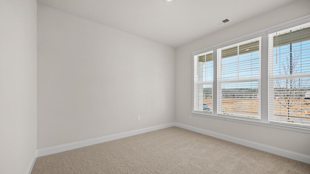 Spacious, unfurnished interior of a new home in Oak Ridge Meadows, Locust Grove (Image 17).
