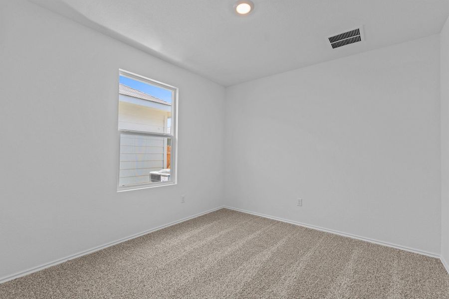 Spacious, unfurnished interior of a new home in Valverde, Bastrop (Image 21).