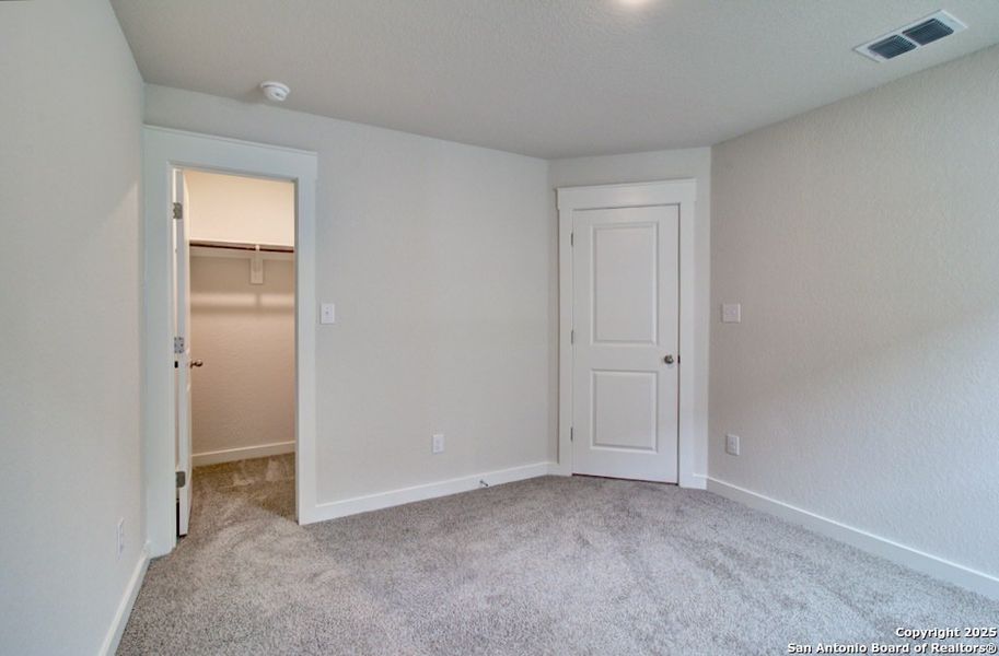 Spacious, unfurnished interior of a new home in Cloud Country, New Braunfels (Image 7).