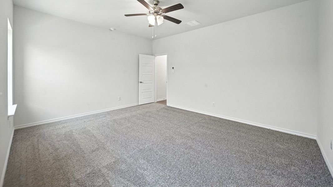 Spacious, unfurnished interior of a new home in Liberty Crossing, Royse City (Image 18).