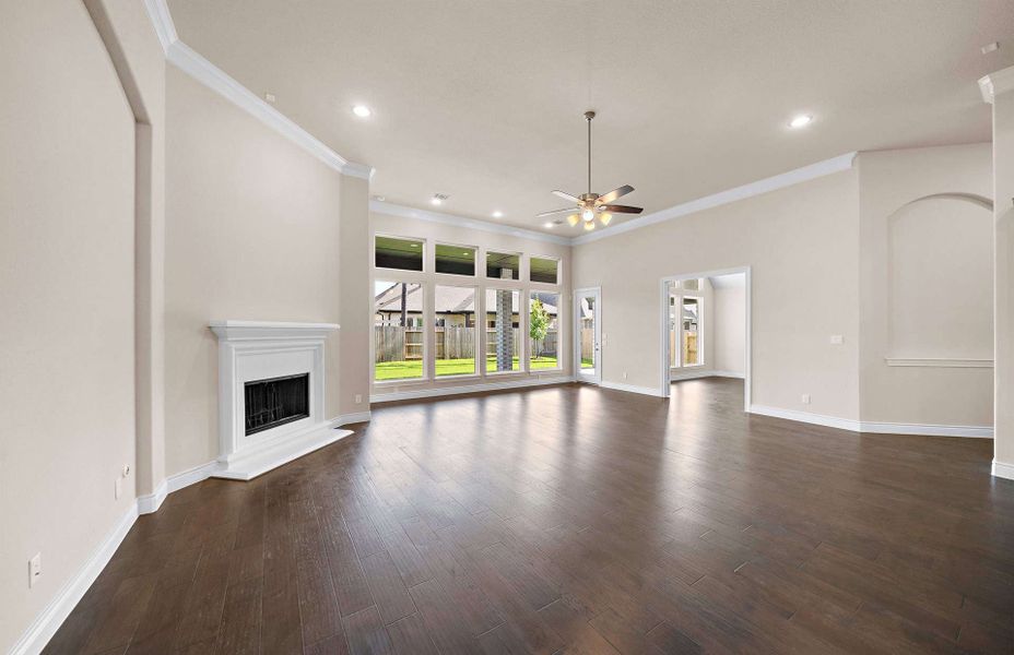 Spacious, unfurnished interior of a new home in Artavia 70′, Conroe (Image 38).