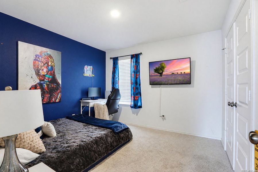 Furnished interior view inside a new home in Cinco Lakes, San Antonio (Image 16).