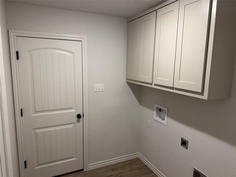 Image 6 of a home in . Image 6 of a home in .