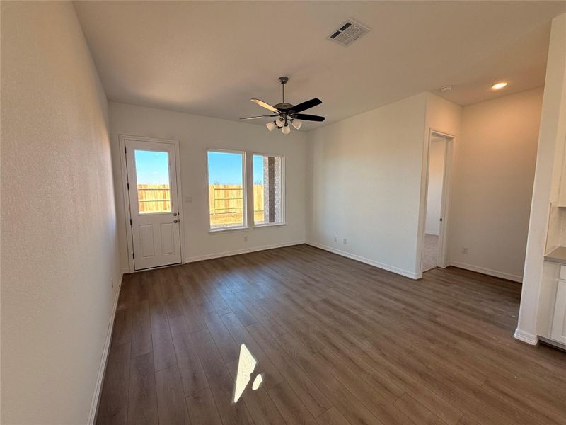 Spacious, unfurnished interior of a new home in Wildrye, Waller (Image 14).