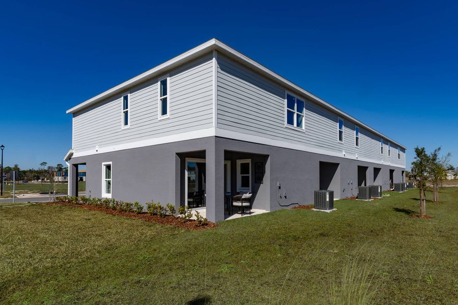 Ashley rear-covered lanai