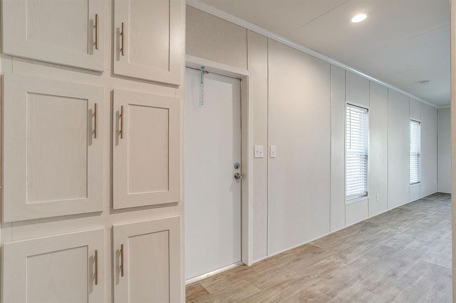 Spacious, unfurnished interior of a new home in , Alvarado (Image 22).