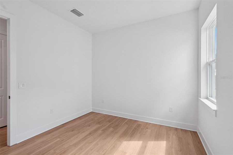 Spacious, unfurnished interior of a new home in Serengeti, Spring Hill (Image 27).