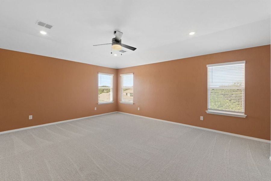 Spacious, unfurnished interior of a new home in River Bluff, Leander (Image 26). Spacious, unfurnished interior of a new home in River Bluff, Leander (Image 26).