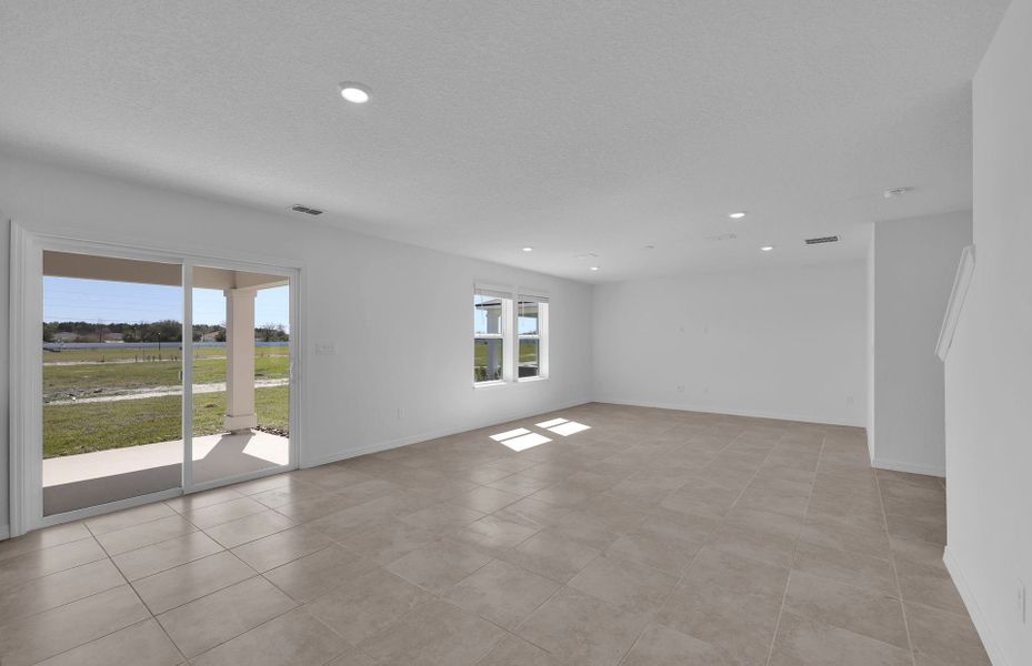 Spacious, unfurnished interior of a new home in Wells Landing, Jacksonville (Image 20).