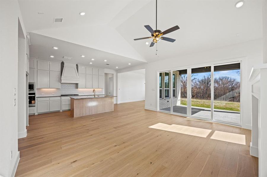 Spacious, unfurnished interior of a new home in Chatham Reserve, Providence Village (Image 16).