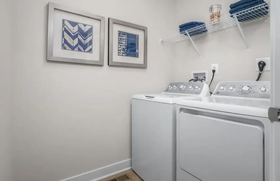 Image 11 of a home in Pine Ridge Estates.