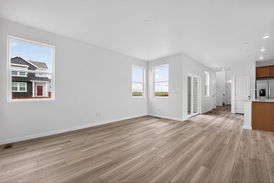 Spacious, unfurnished interior of a new home in Sky Ranch, Watkins (Image 11).