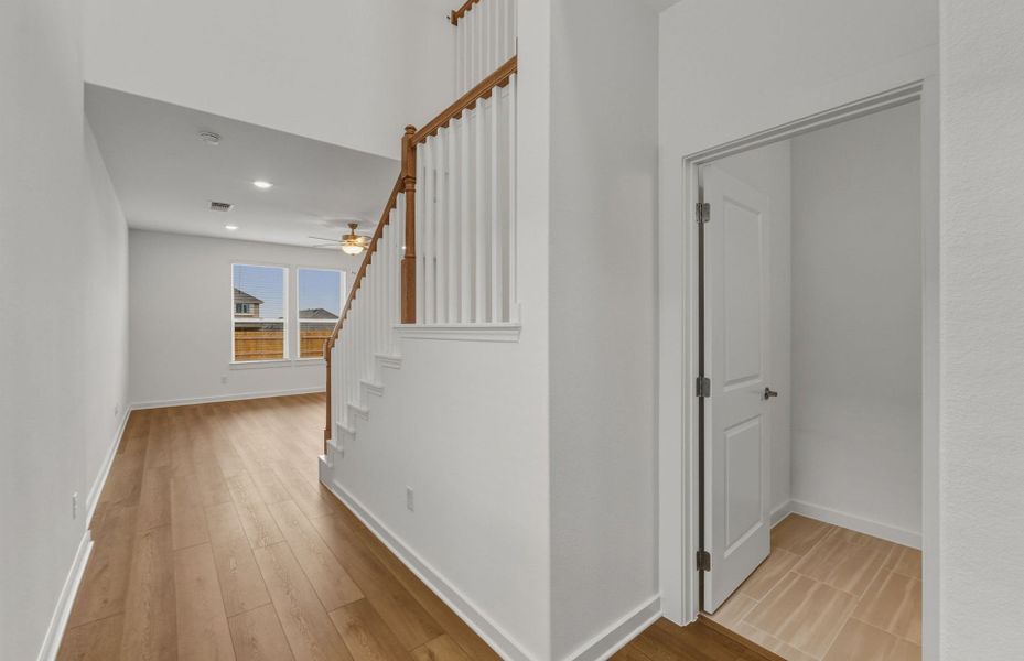 Spacious, unfurnished interior of a new home in Crosswinds, Kyle (Image 35).