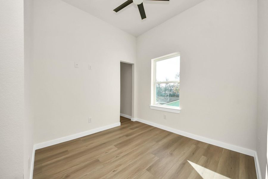 Spacious, unfurnished interior of a new home in , Houston (Image 24).