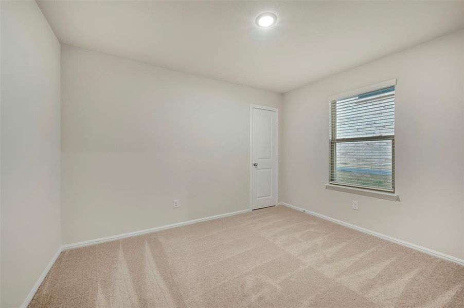 Spacious, unfurnished interior of a new home in ValleyBrooke, Mesquite (Image 32).