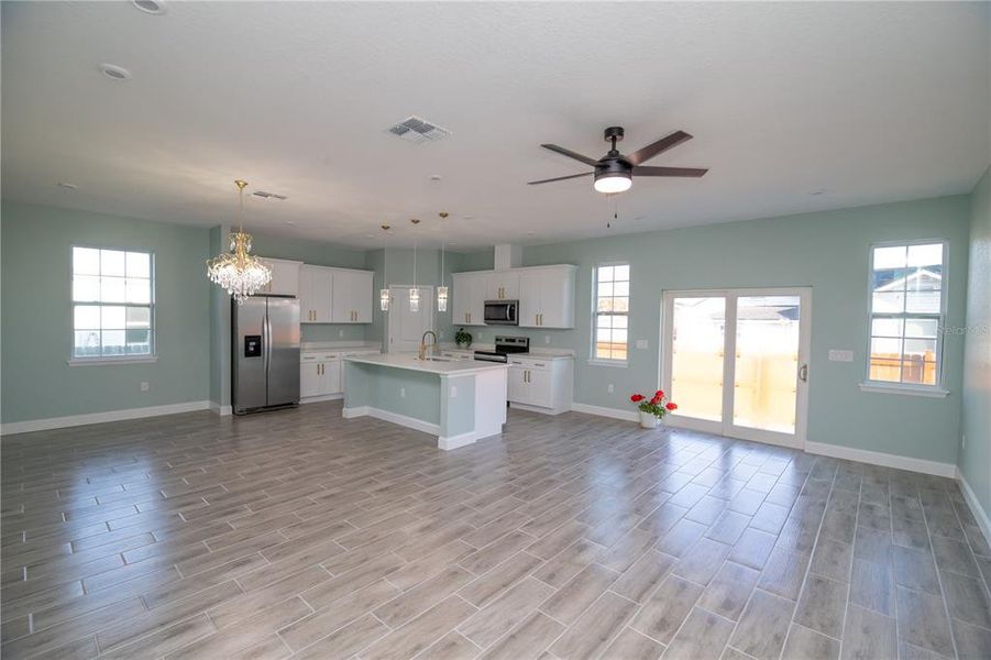 Spacious, unfurnished interior of a new home in , Lake Wales (Image 35).
