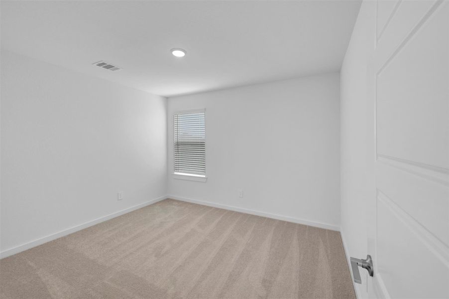 Spacious, unfurnished interior of a new home in Sorella, Tomball (Image 19).