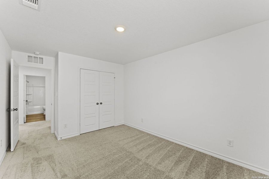 Spacious, unfurnished interior of a new home in Dove Song, Marion (Image 25).