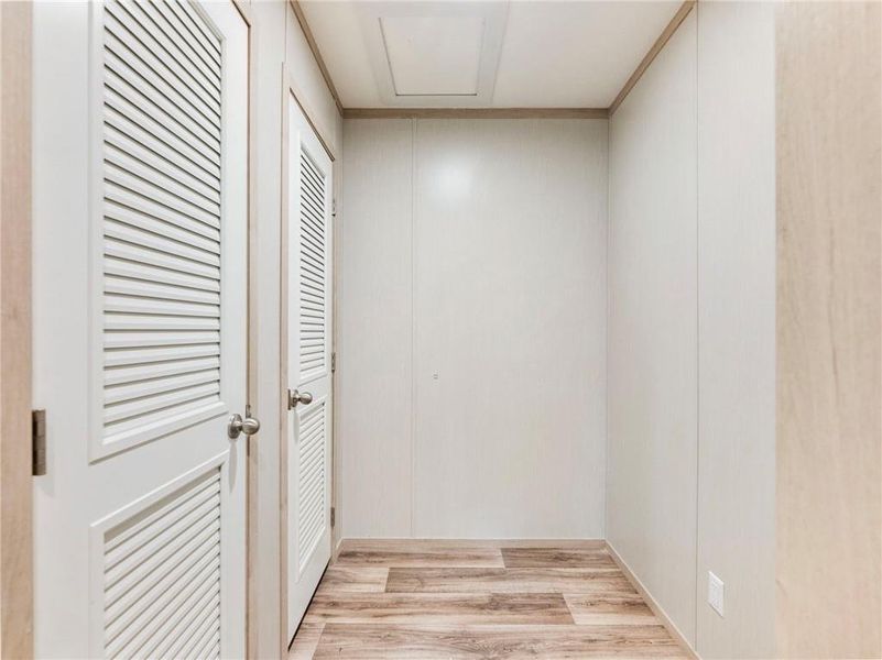 Spacious, unfurnished interior of a new home in , Gainesville (Image 14).
