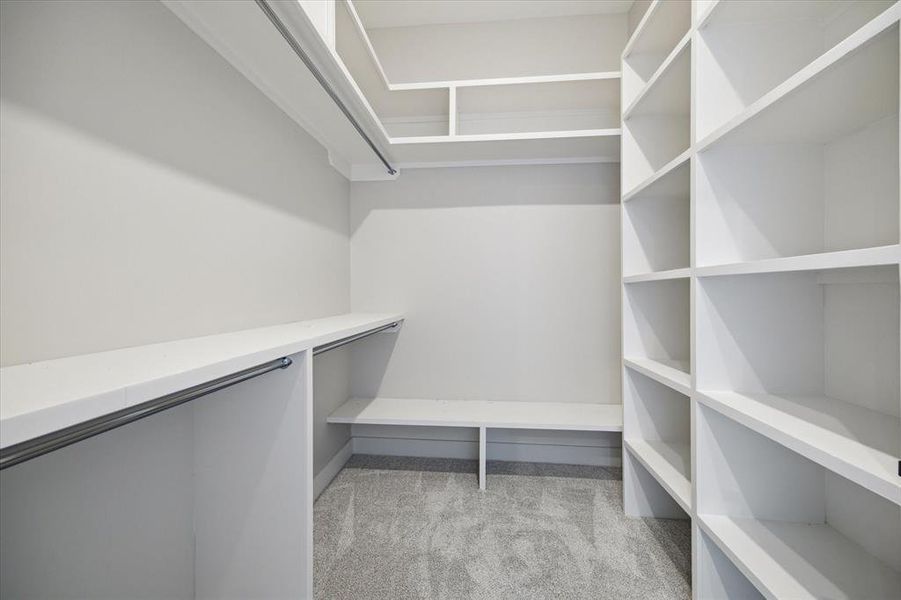 Primary suite walk in closet