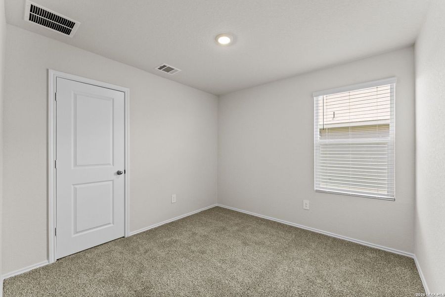Spacious, unfurnished interior of a new home in Swenson Heights, Seguin (Image 19).